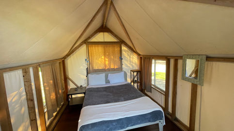 IMG_4215 bungalo inside.JPG