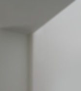 Die Werke eines Designers werden auf einer Website in verschiedenen Layouts mit der Wix Pro Gallery angezeigt.