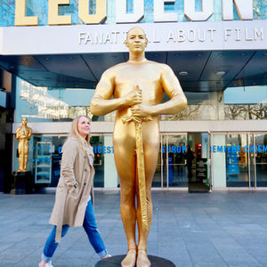 Oscar living human statue