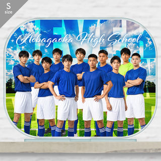 サッカー部の卒部記念品として作る集合写真アクリルスタンドSサイズ