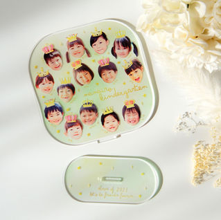 写真入りアクリルスタンド 組み立て前のパーツ構成 卒園記念グッズ