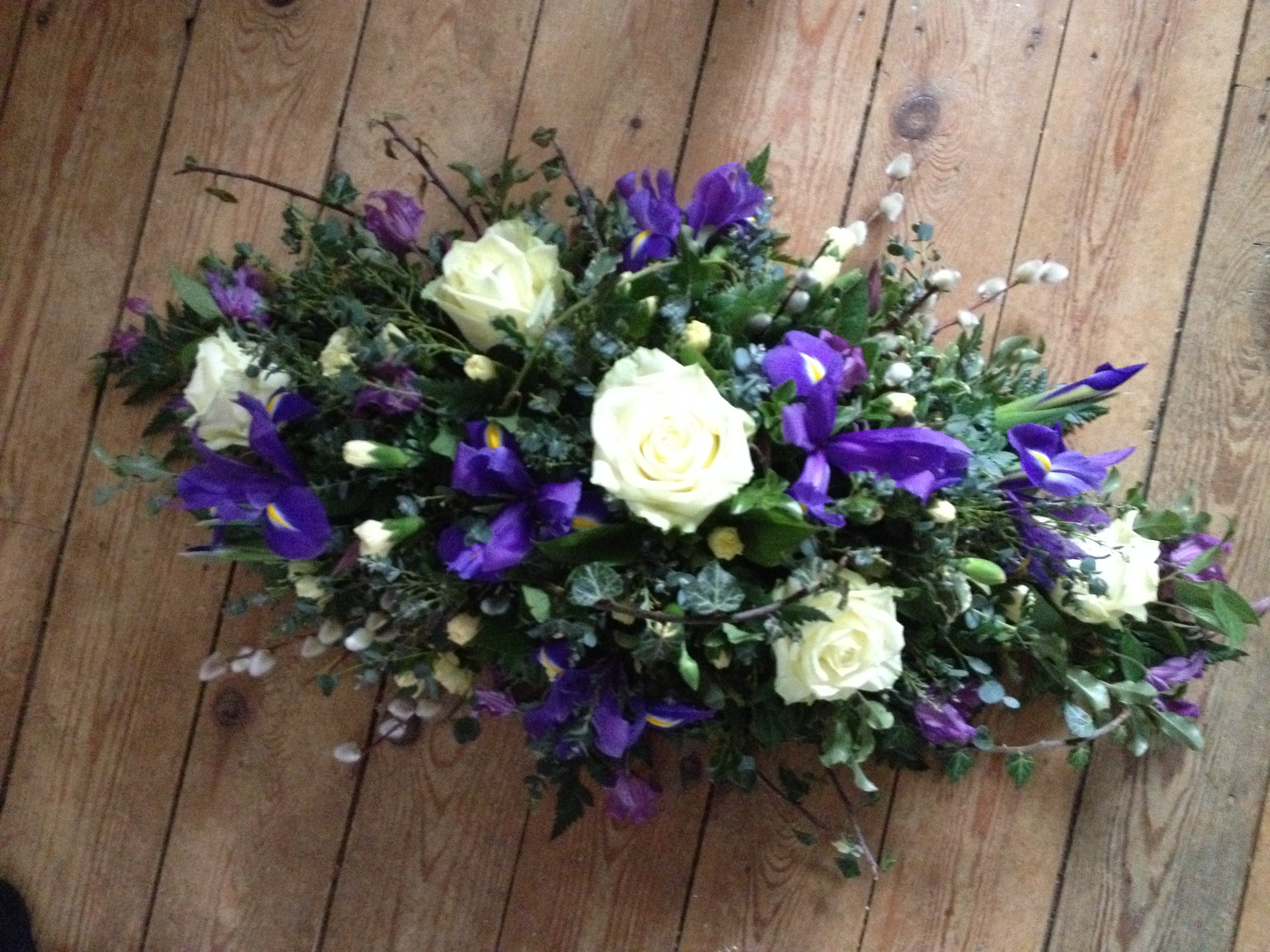 Double ended spray arrangement