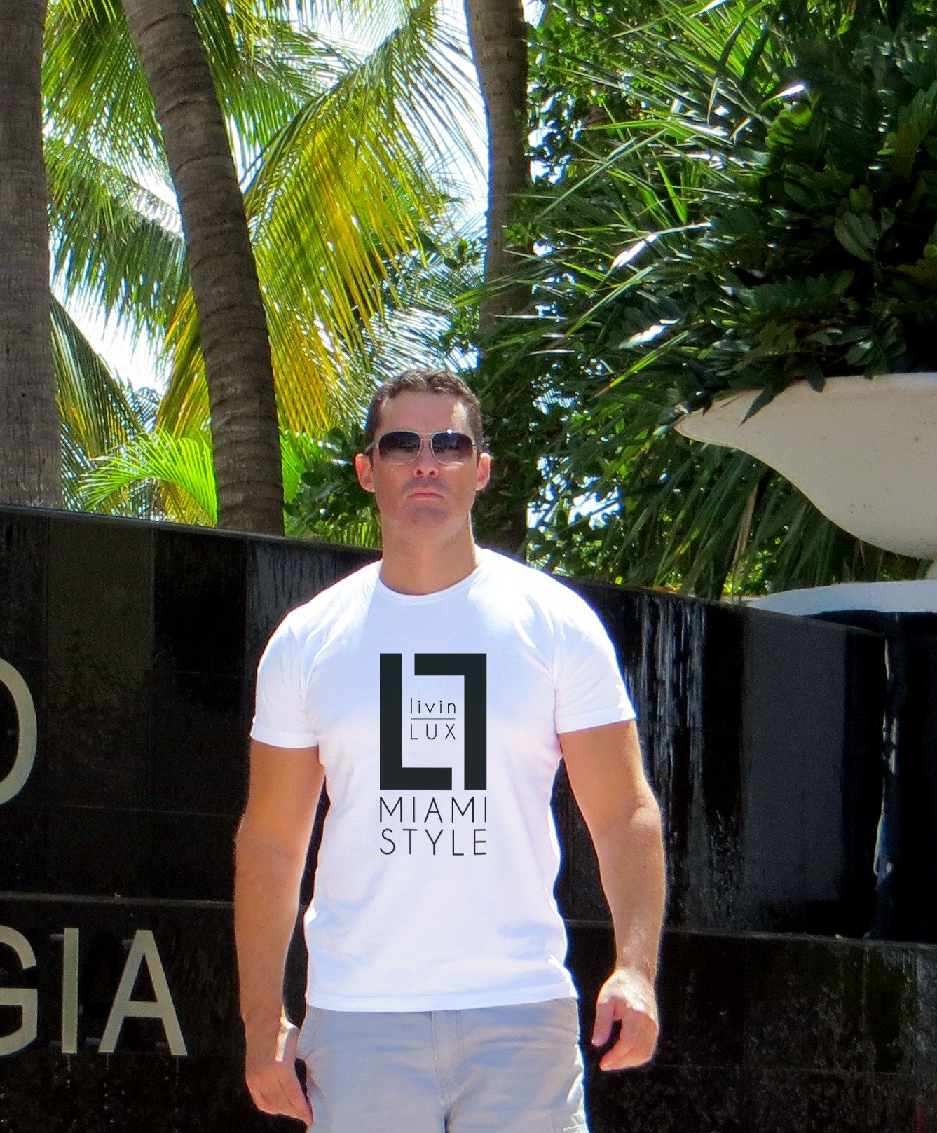 LivinLux™ Men's T-Shirt w/ Polyester Mesh Technology