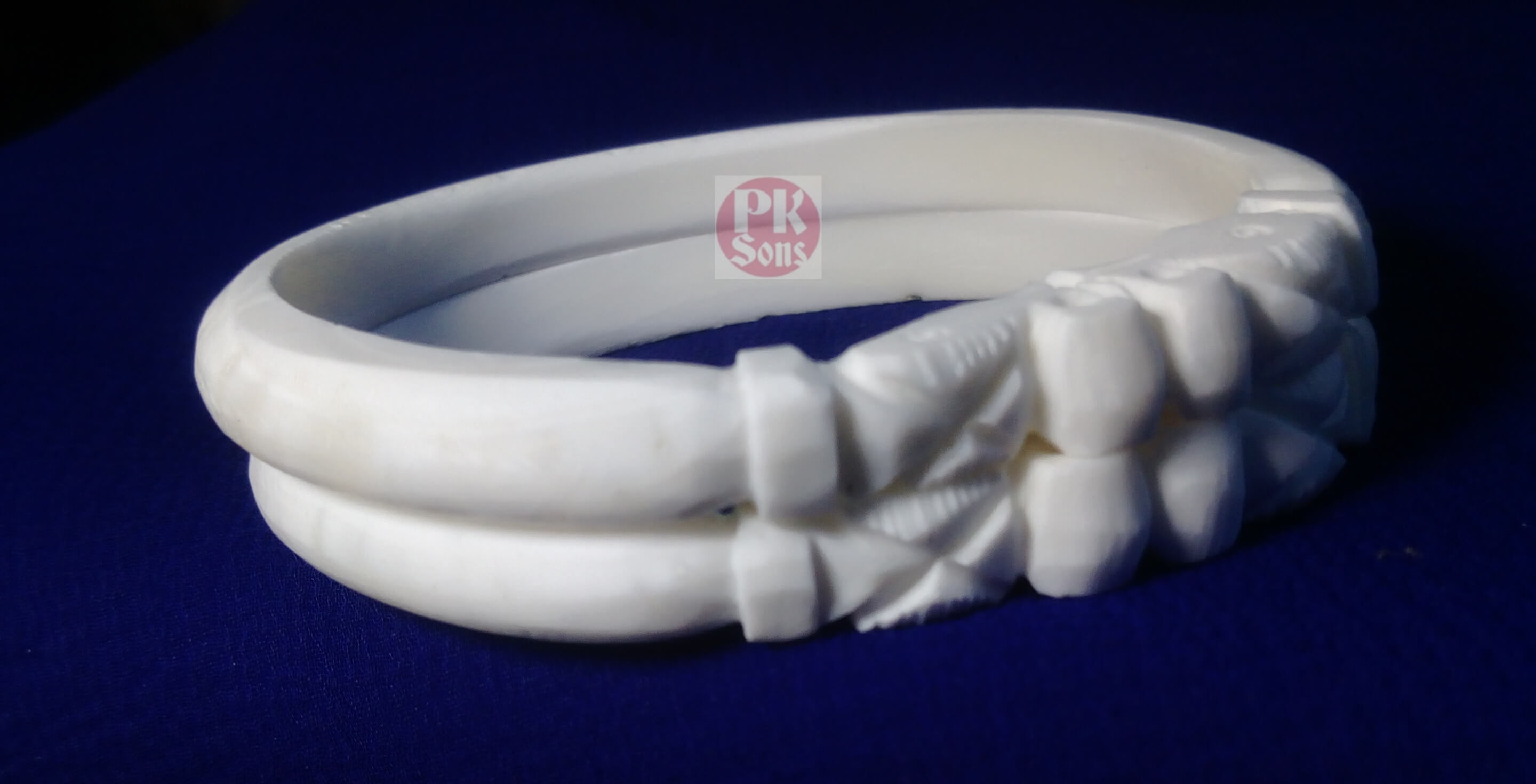 Plan Design Moger Mukh conch bangles Set For Women