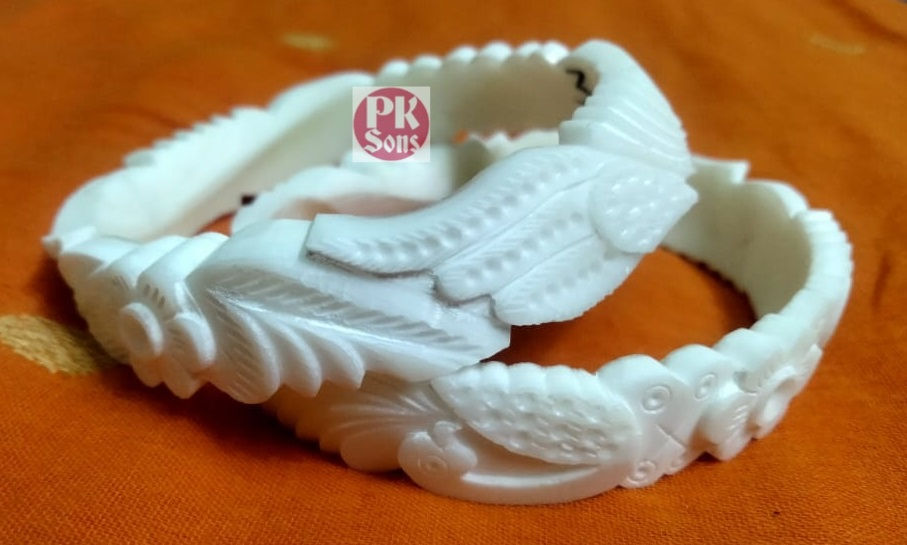 थंबनेल: Bend Peacock Design Original Shakha Pola Set For Women S4