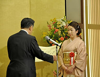 直井亜紀.