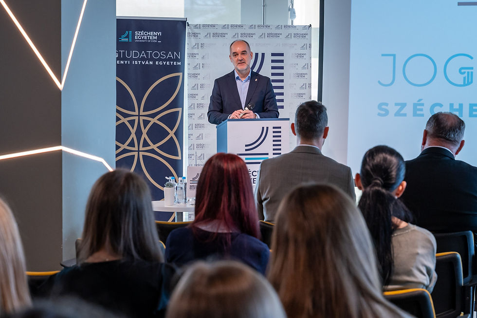 Dr. Smuk Péter professzor, a Széchenyi István Egyetem Deák Ferenc Állam- és Jogtudományi Karának dékánja (Fotó: Rákos Róza Lujza)