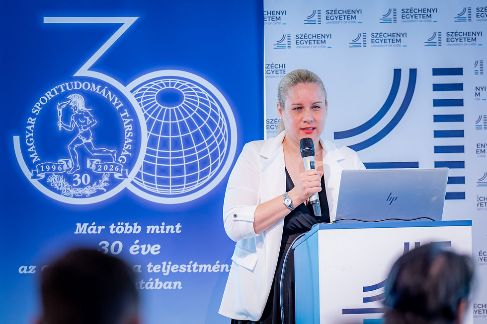 Szeifert Noémi Mónika klinikai szakpszichológus, a Semmelweis Egyetem Sportorvostan Tanszékének munkatársa a testmozgás mentális egészségre gyakorolt hatásairól értekezett. (Fotó: Adorján András)