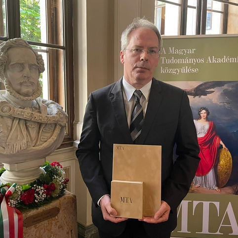Akadémiai Díjjal ismerték el a Széchenyi István Egyetem professzorának munkásságát