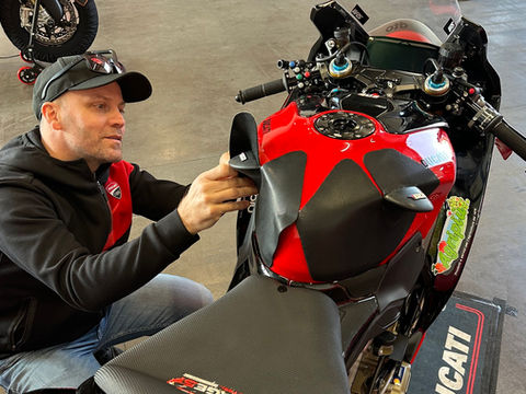 Le Mans-i 24 órás futam: a Széchenyi István Egyetem és Talmácsi Gábor cégének közös innovációja is hozzájárult a YART győzelméhez