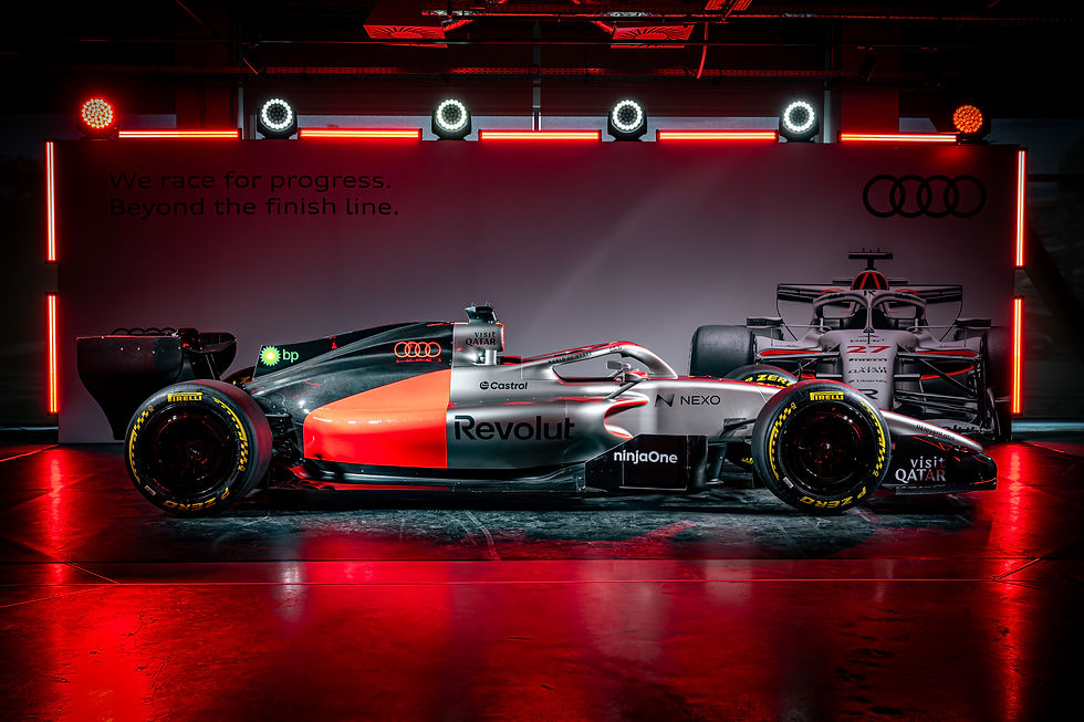 A nap folyamán sokan voltak kíváncsiak az Audi Revolut F1 Team bemutatóautójára a Széchenyi István Egyetem Győri Innovációs Parkjában. (Fotó: Adorján András)