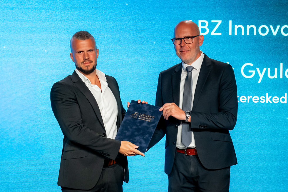 Török Gyula, az ABZ Drone Kft. ügyvezetője és Dósa Gábor, a Széchenyi István Egyetem tulajdonában lévő Uni Inno Zrt. vezérigazgatója (Fotó: Adorján András)