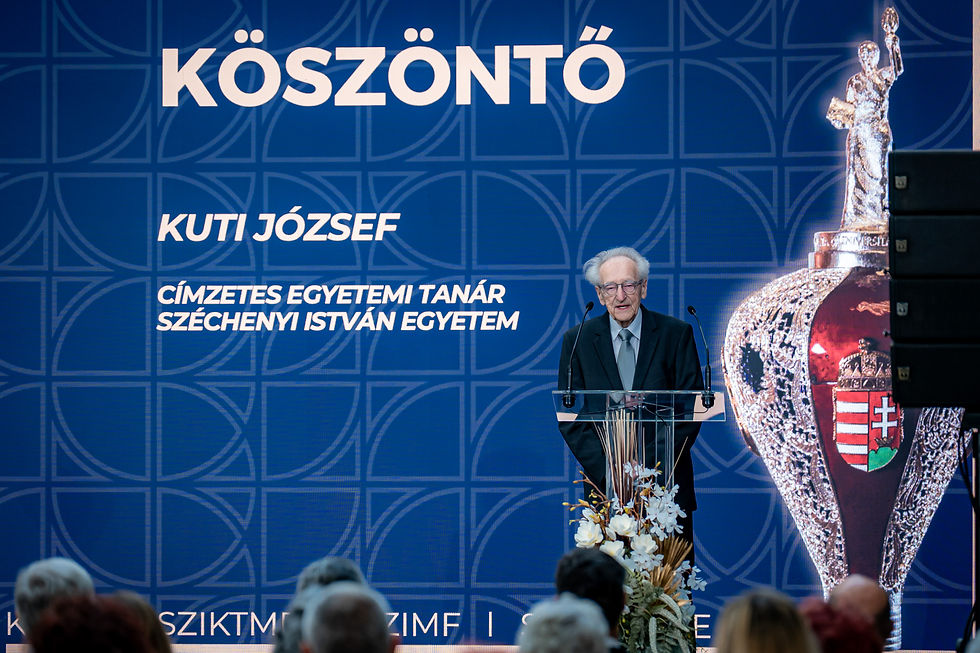 Kuti József egykori oktatójukként és barátként szólt az ünnepeltekhez. (Fotó: Adorján András)