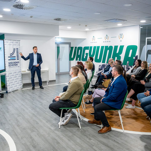 Felsőoktatás és sport: közösen hozna létre angol nyelvű iskolát a Széchenyi István Egyetem és az ETO FC Győr