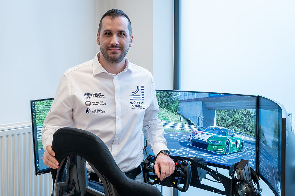 A rendezvény előadói között van Kiss Norbert hétszeres Európa-bajnok kamionversenyző, aki a Széchenyi-egyetem szimulátorcsapatának is tagja. (Fotó: Adorján András)