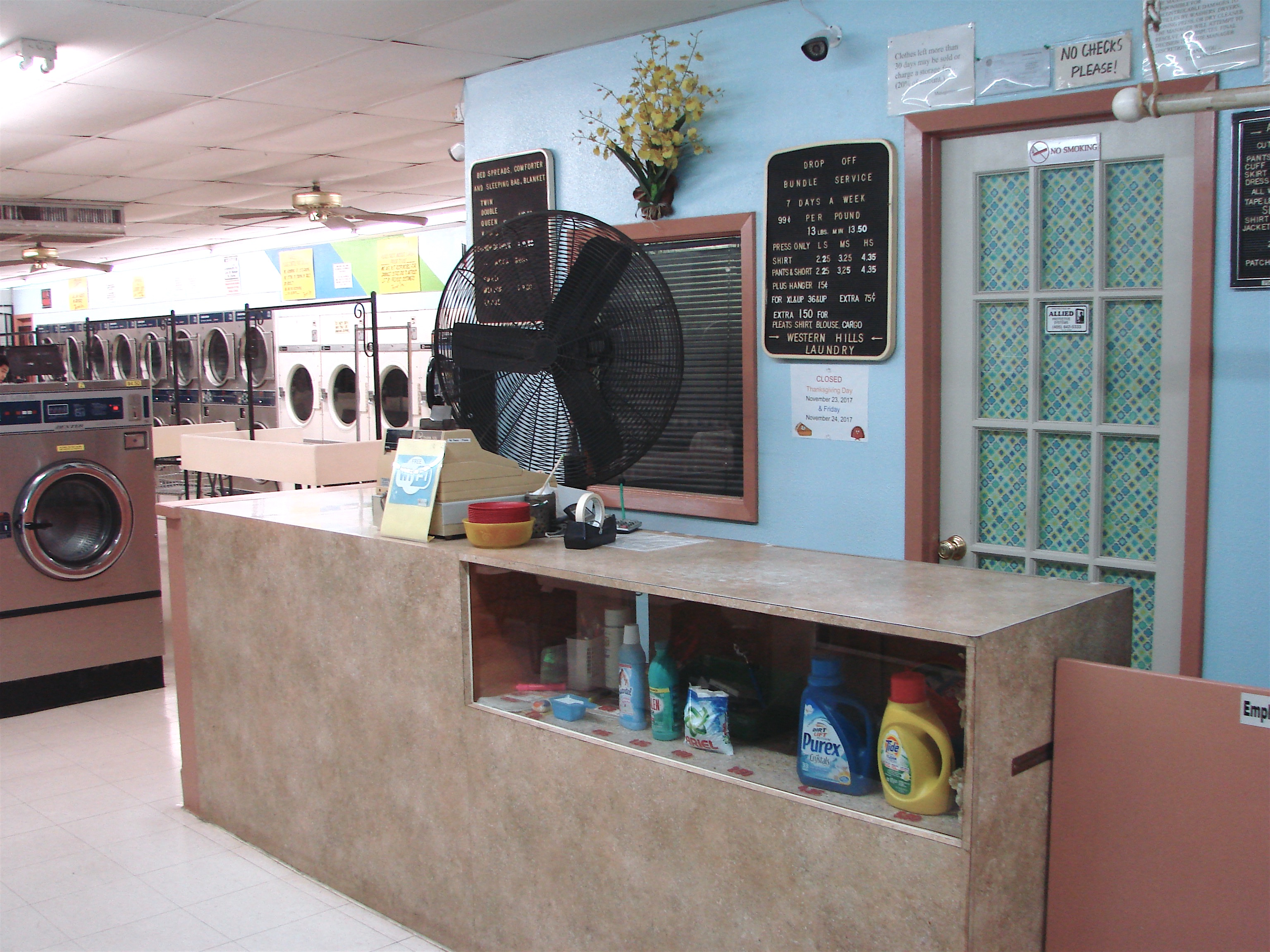 Western Hills Laundry Lavanderia Clásica Oklahoma City