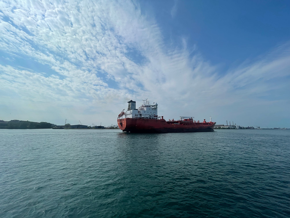 Great Lakes barge