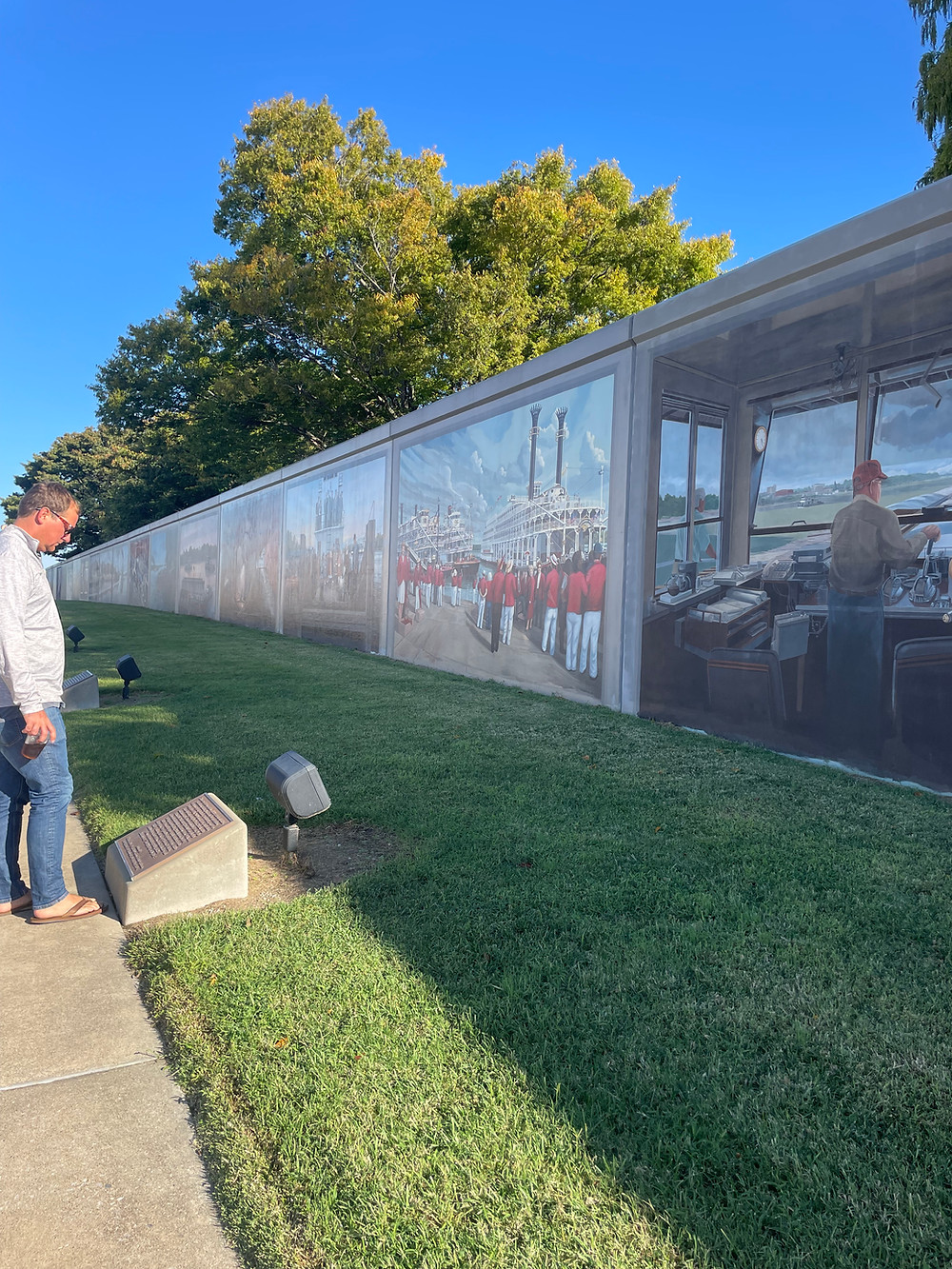 Exploring Paducah Mural Flood Walls in Kentucky on the Great Loop