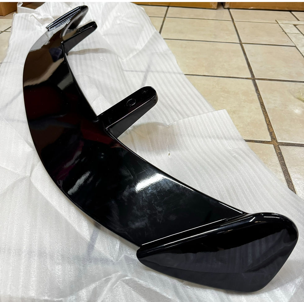 Miniatura: Alerón para auto hatchback universal en plástico negro gloss