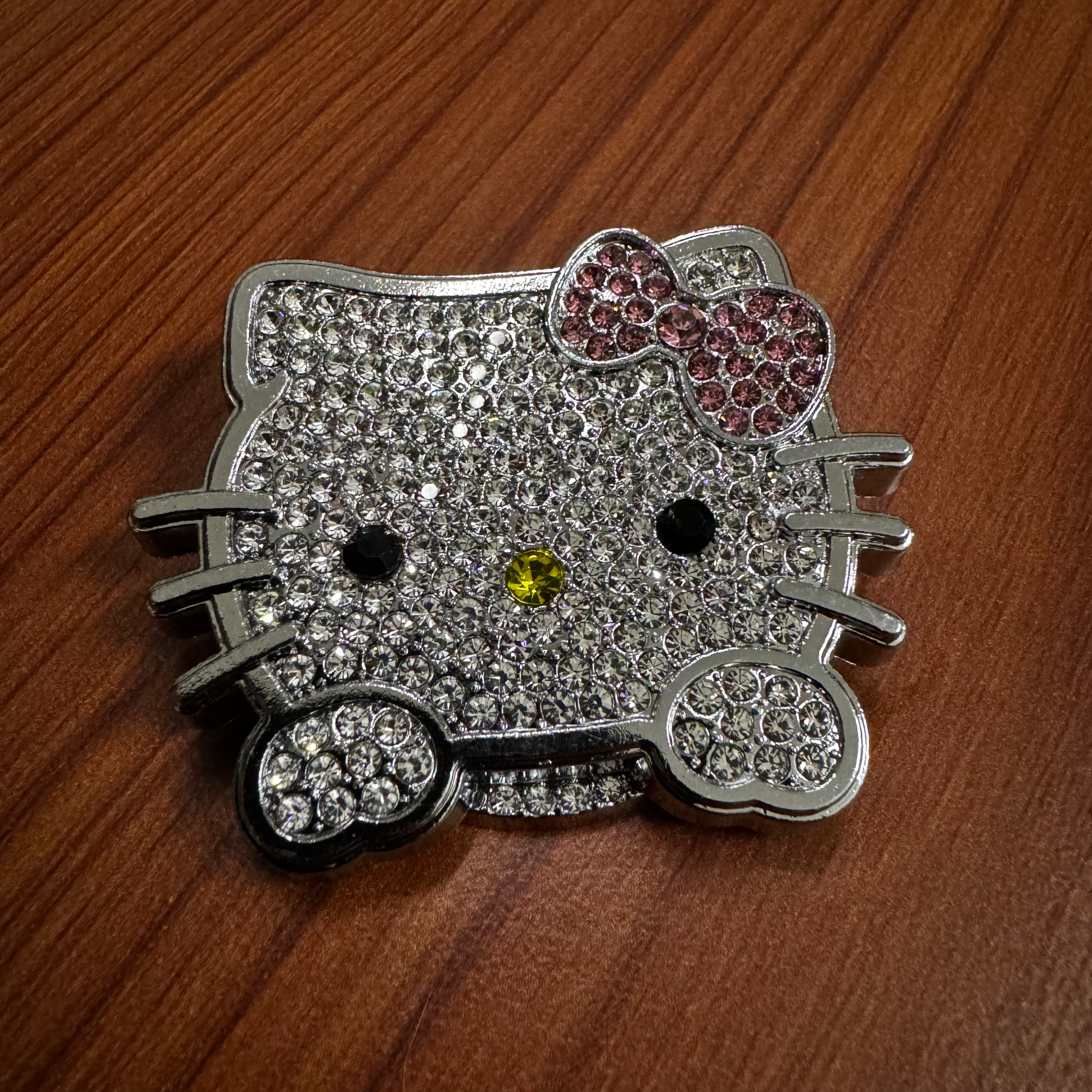 Embellecedor de Hello Kitty para botón de encendido del auto