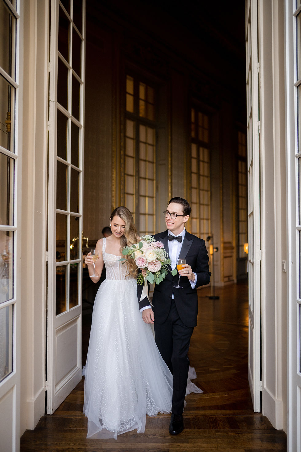 elegant wedding couple at shangri La Paris