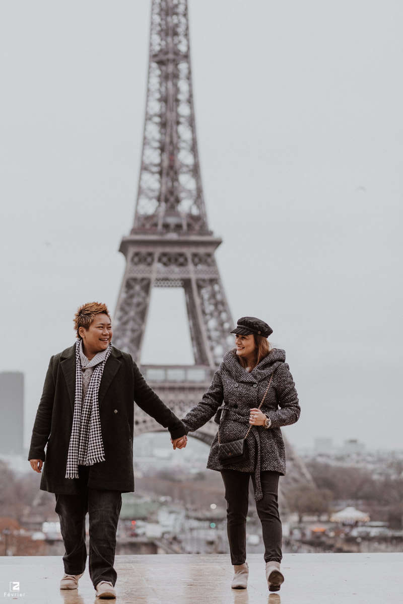 lesbian-photoshoots-beautiful-lesbian-couple-at-eiffel-tower