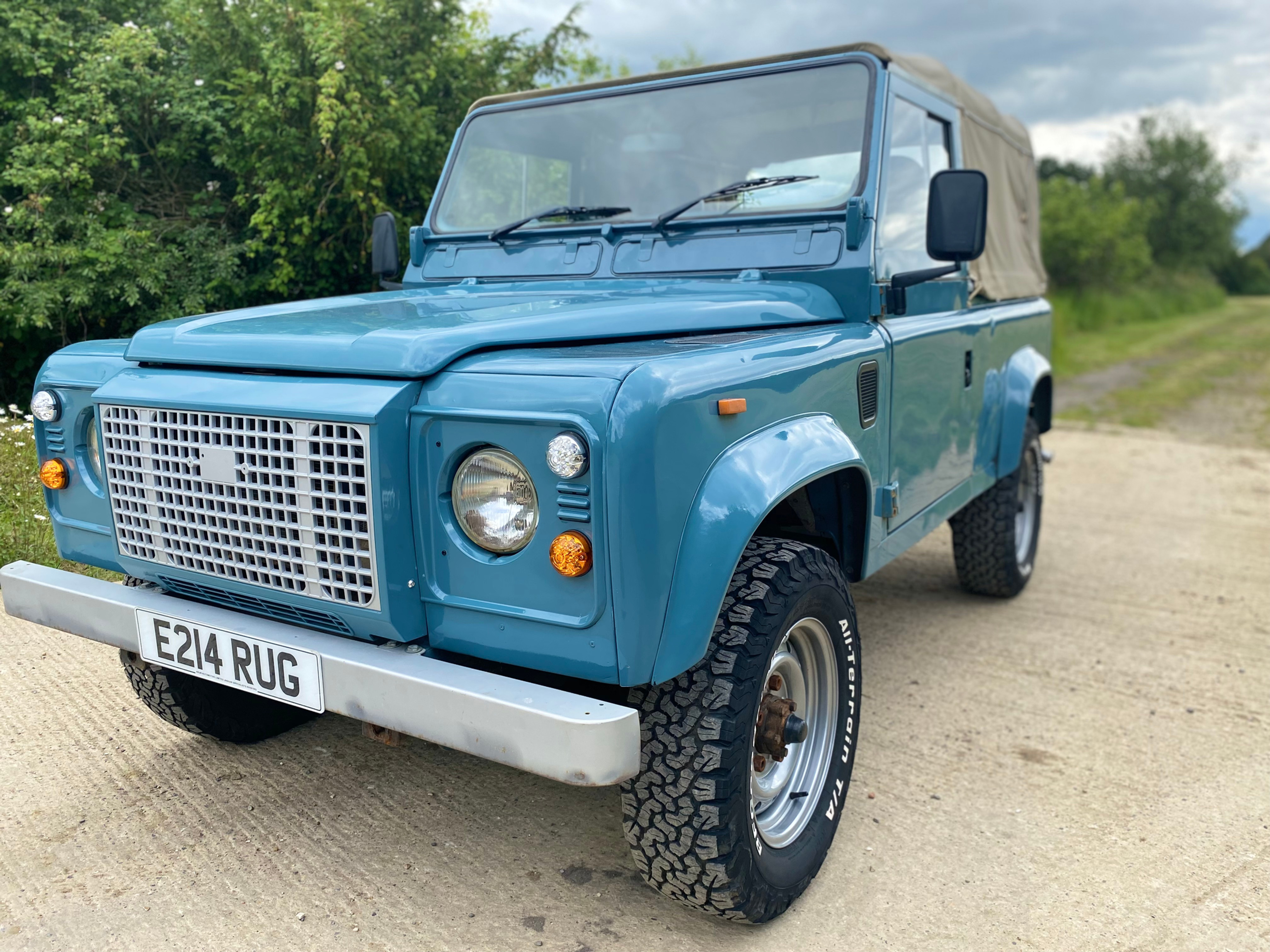 1987 Land Rover Defender 90 200 Tdi Diesel Convertible in Marine Blue