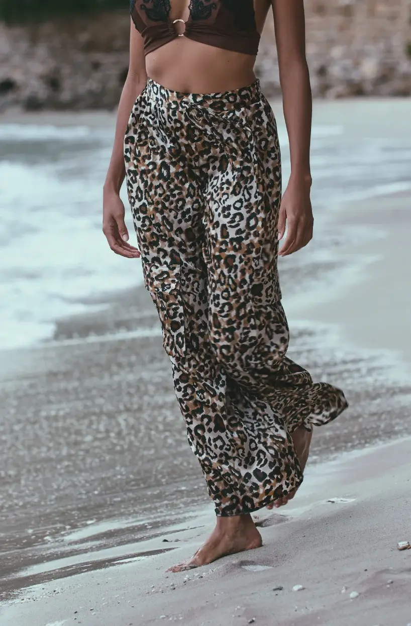  Pantalon Ambre en soie imprimée panthère