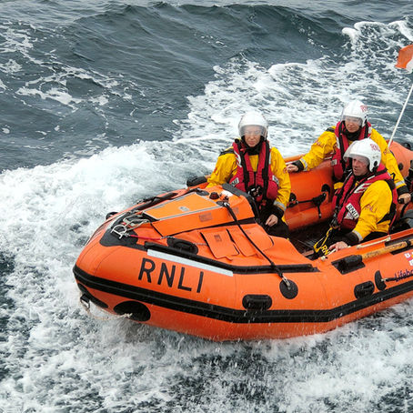 Fethard RNLI assists two kayakers in difficulty off Baginbun Head