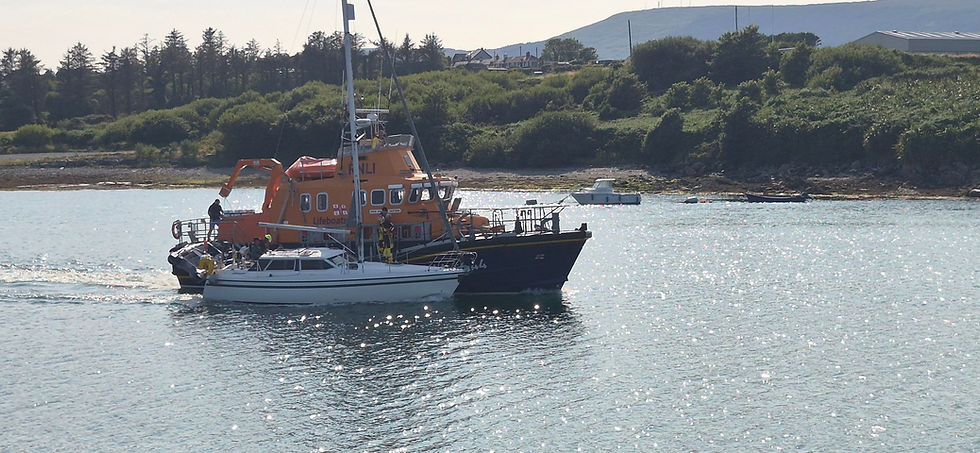 Castletownbere RNLI tows a 33-foot yacht safely into Castletownbere Harbour after it began taking on water off Sheep's Head.