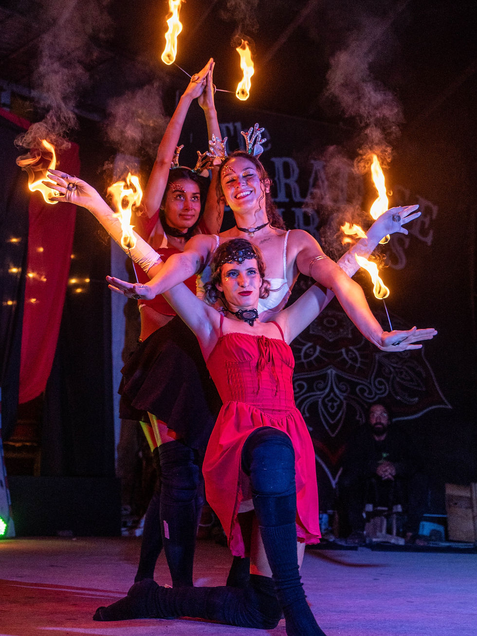 Clara free Spirit et son trio pour le show de Noël au paradise circus, Pai Thaïlande