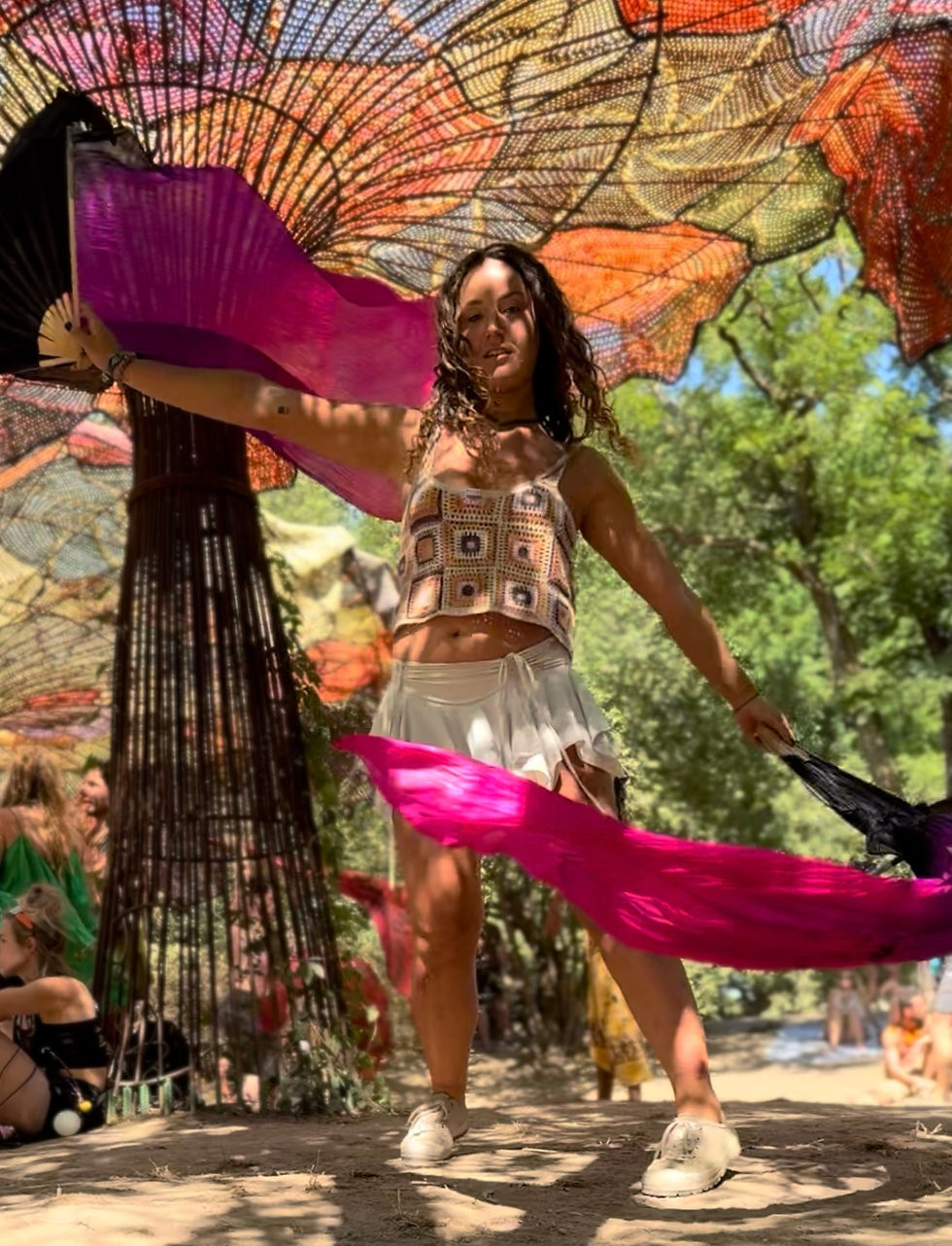 Clara Free Spirit flow arts danse with Silk fans at Ozora Festival