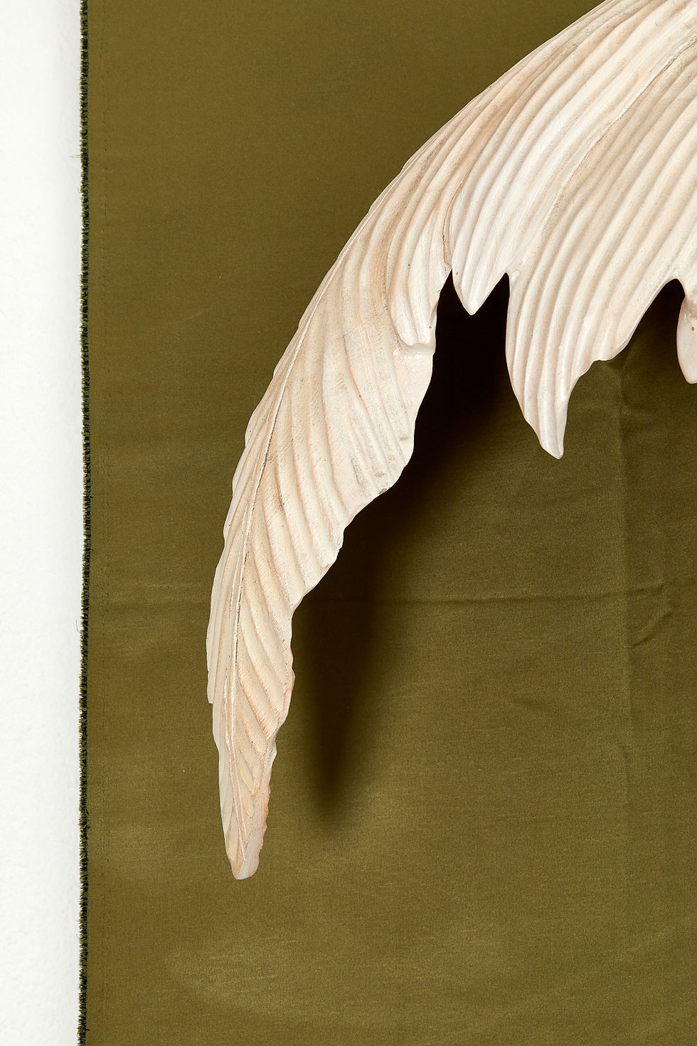 Miniature : Maison Jansen, importante applique en bois sculpté, circa 1960, France