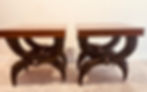 Travail de décoration, paire de tables à quatre pieds en X