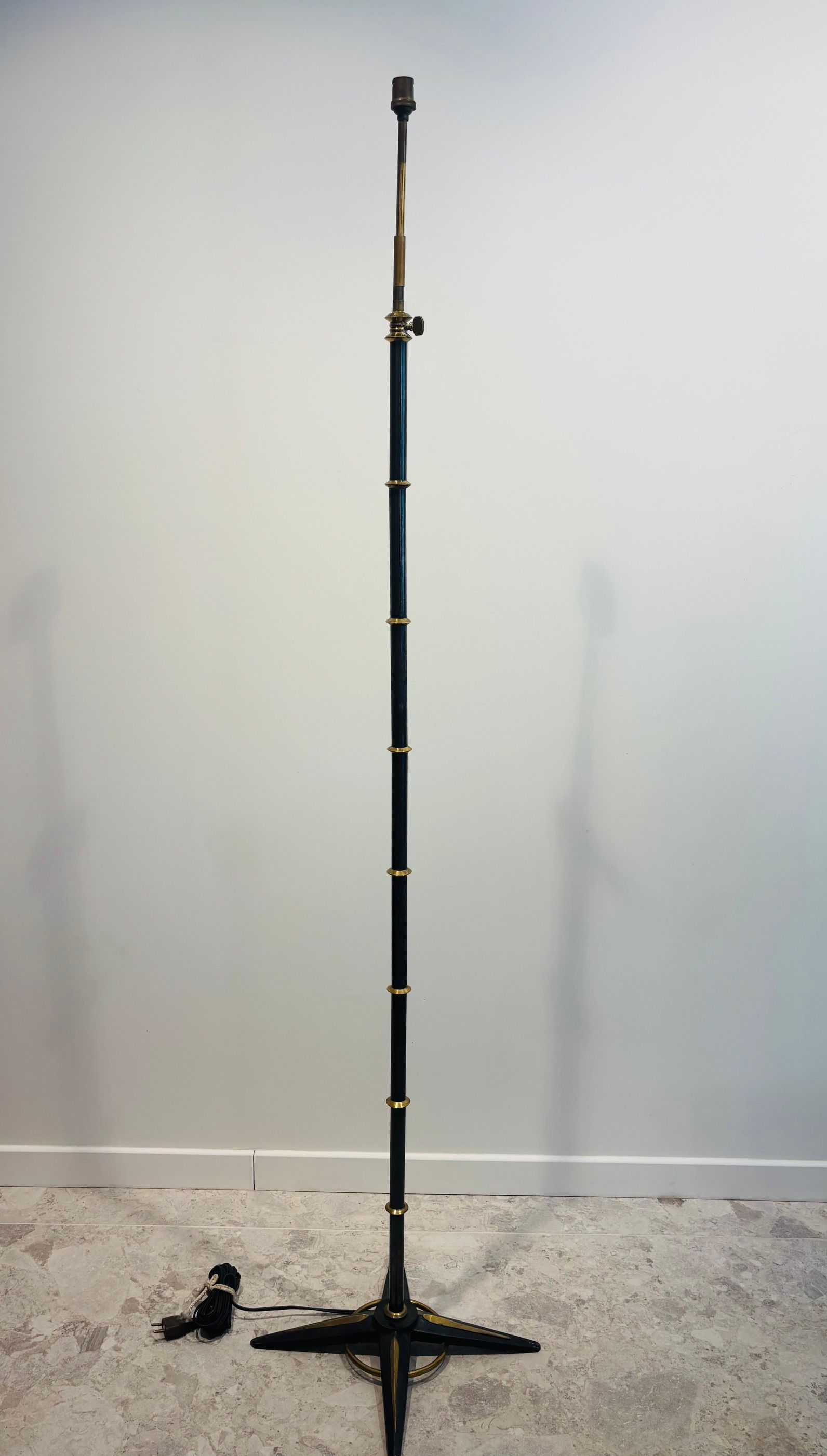 Gilles Semadiras, lampadaire en fer noirci, faux bambou