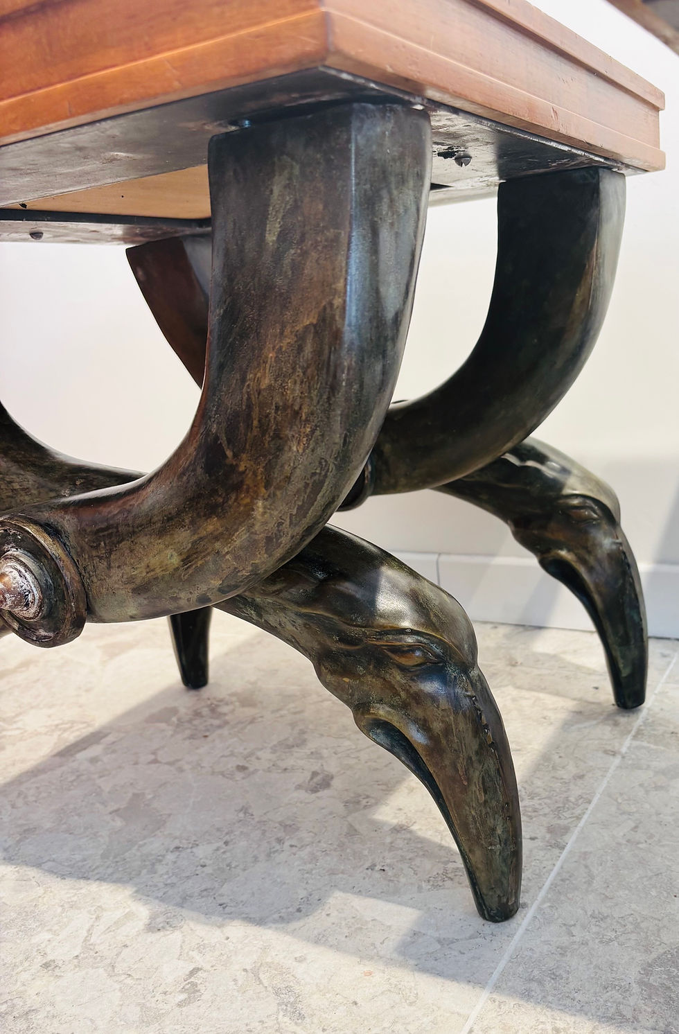 Miniature : Travail de décoration, paire de tables à quatre pieds en X