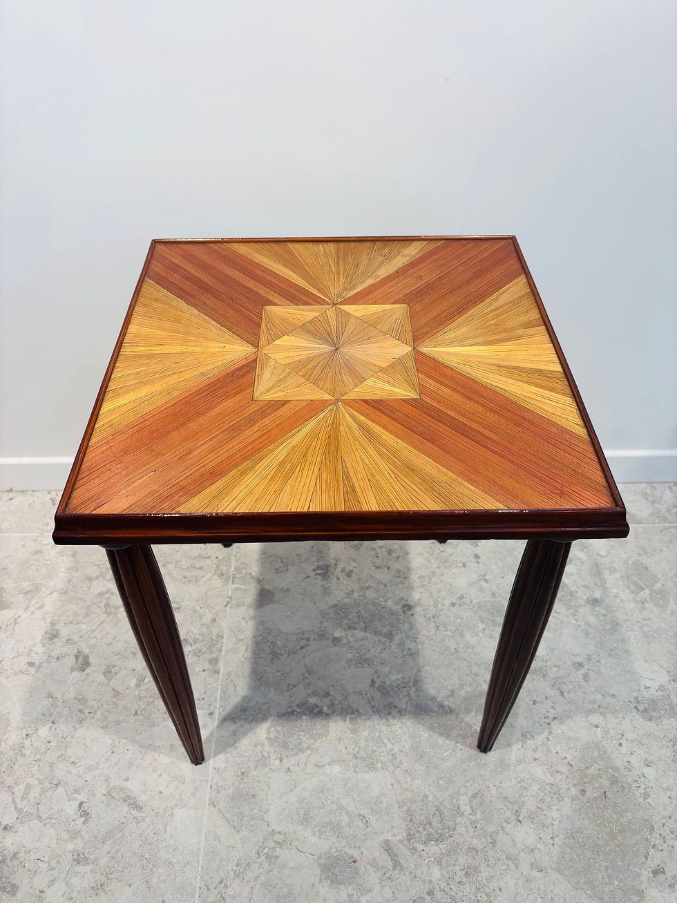 André Groult (1884-1966), petite table d'appoint en marqueterie de paille