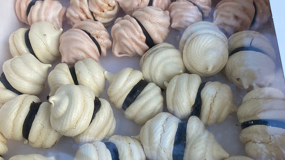 Mini meringue sandwiches - pack of 20