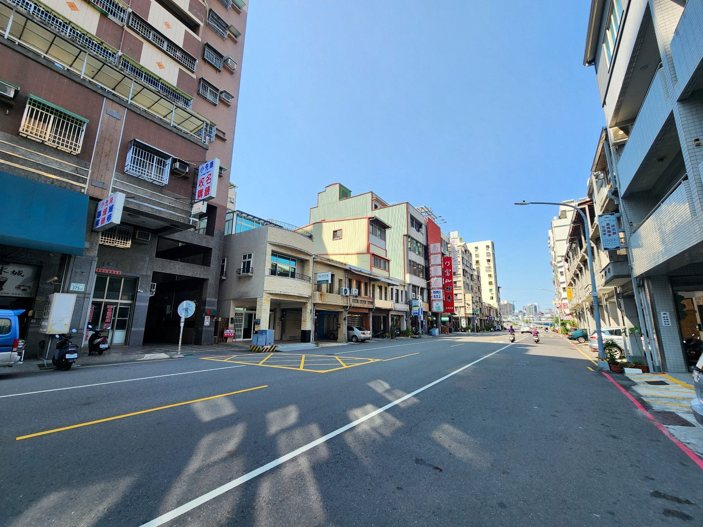 鹽埕建國四路|商四大地坪全棟翻新透天
