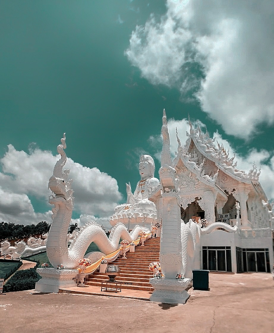 | chaing rai | thailand | temples | white temple | blue temple | black house | big buddha | wat rong khu | wat huay pla | thatnomadcouple | google pixel | team pixel | google pixel | travel | wanderlust | instagrammable temples in chaing rai | amazing temples in chaing rai | my_fernweh_soul | offbeat_trouvaille | instagram | backpackers | travel the world | Thai temple | Buddhist temple ||