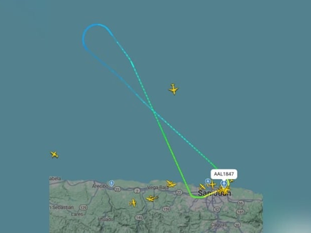 Avião retorna após mulher ler “descanse em paz” em celular de passageiro.