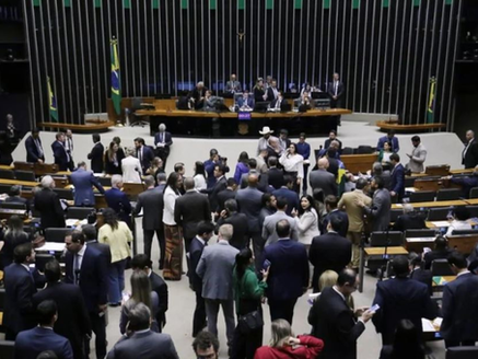 Projeto de Lei propõe incluir homens na proteção da Lei Maria da Penha