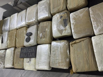 Polícia apreende 26 tabletes de maconha em condomínio na Zona Oeste de Natal