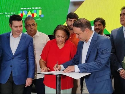 Prefeito Lula Soares assina contrato para construção de 150 casas do Minha Casa, Minha Vida em Assú
