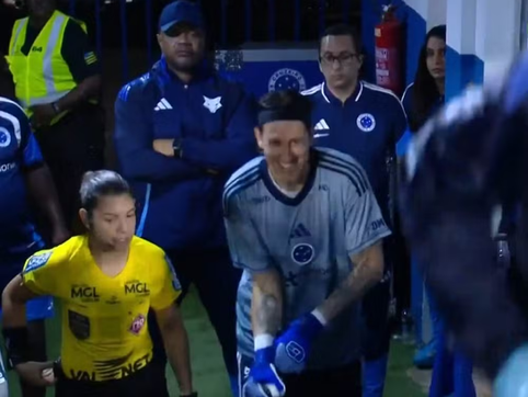 Árbitro relata pedido de Cássio, do Cruzeiro, em paralisação de jogo: "Necessidade"