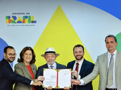 Lula monta plano para reduzir endividamento: “o brasileiro vai voltar a sorrir”, diz o presidente