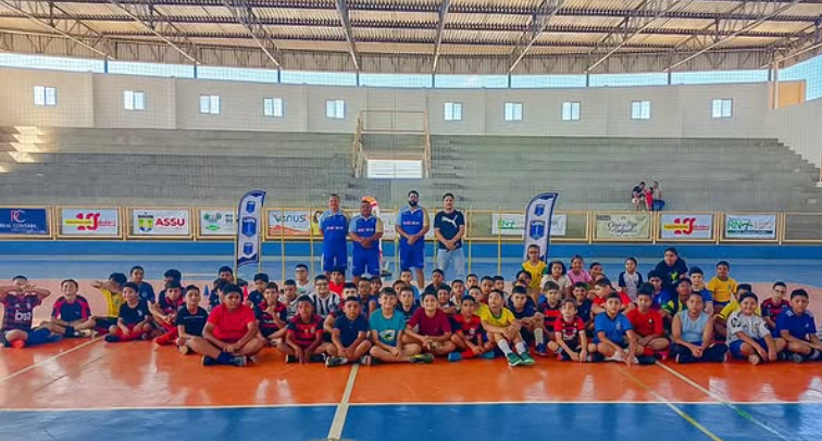 Prefeitura do Assú entrega nova escolinha gratuita de futsal em meio à expansão do esporte municipal