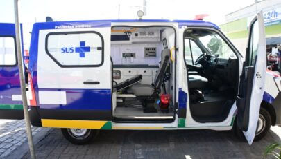 Assú 181 anos: Prefeitura reforça estrutura da UPA com entrega de ambulância equipada.