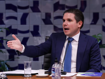 Hugo Motta instala comissão para analisar redução da maioridade penal