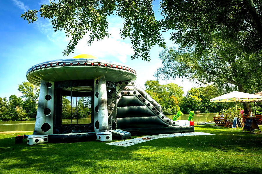 Reatek - nafukovacia atrakcia UFO 06 upravené